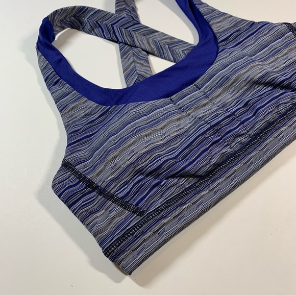 Size 8 Lululemon blue pattern thick straps X back all sport sports bra - Picture 3 of 15